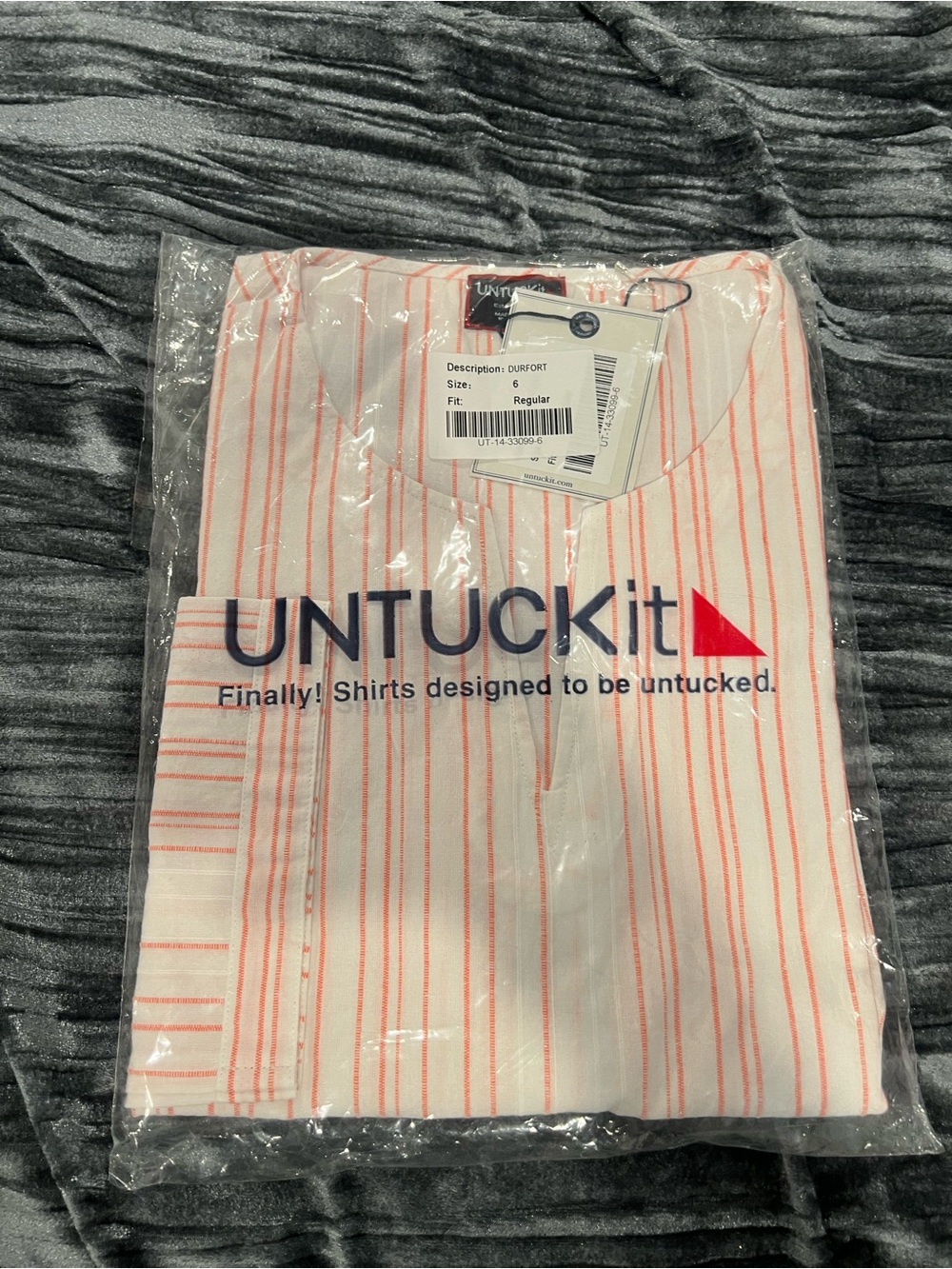 UNTUCKit Striped Casual Shirt in White with Coral Stripes Size 6